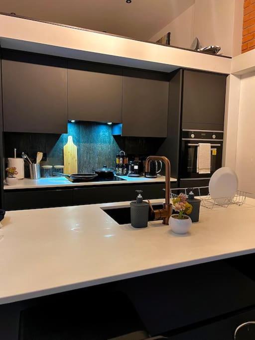 Cityzenretreat - Mezzanine Apartment Sleeps 4 Sheffield City Centre Exterior photo